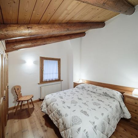 Villa Lacedel - Stayincortina كورتينا دامبيتزو الغرفة الصورة
