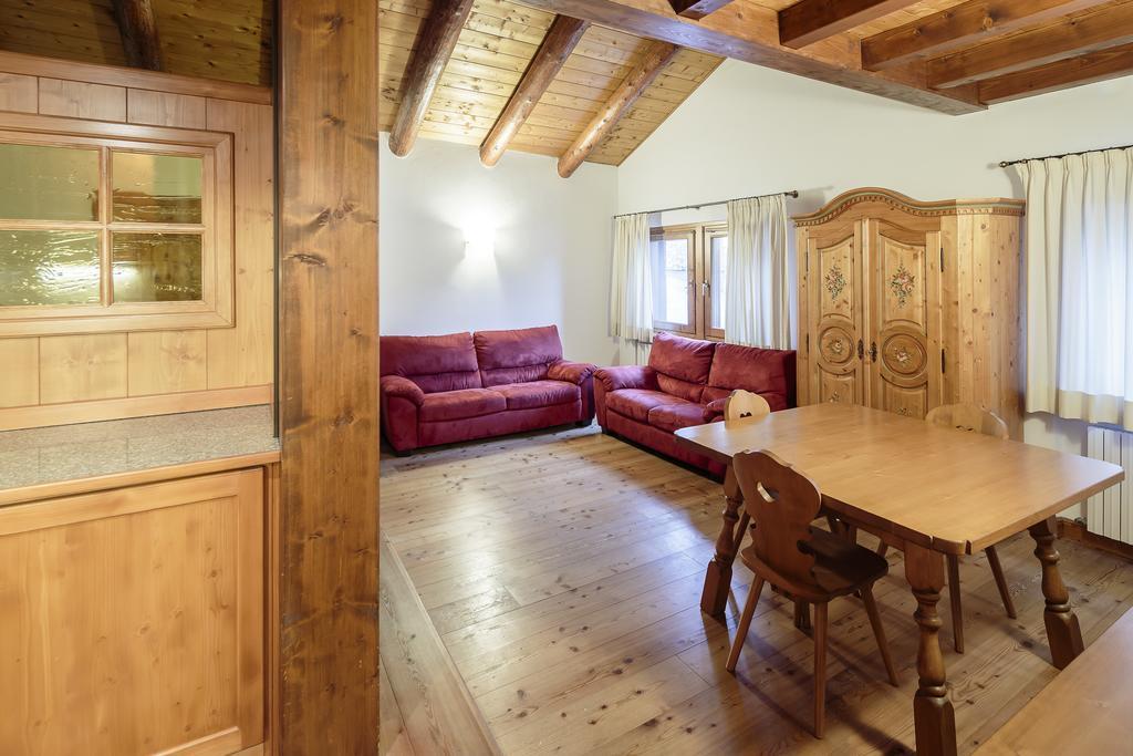 Villa Lacedel - Stayincortina كورتينا دامبيتزو الغرفة الصورة