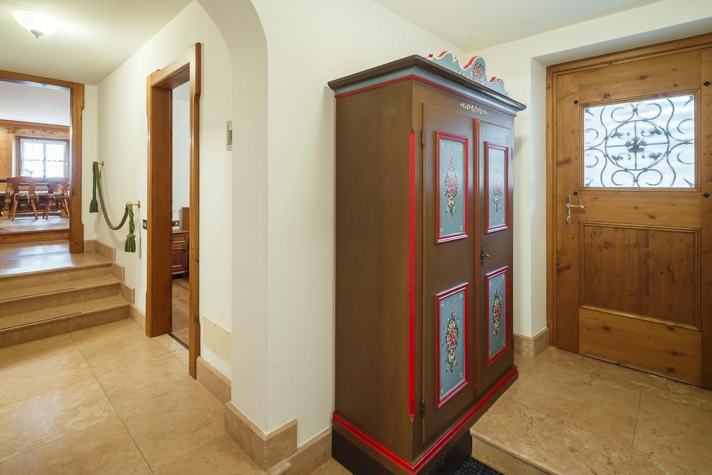 Villa Lacedel - Stayincortina كورتينا دامبيتزو الغرفة الصورة