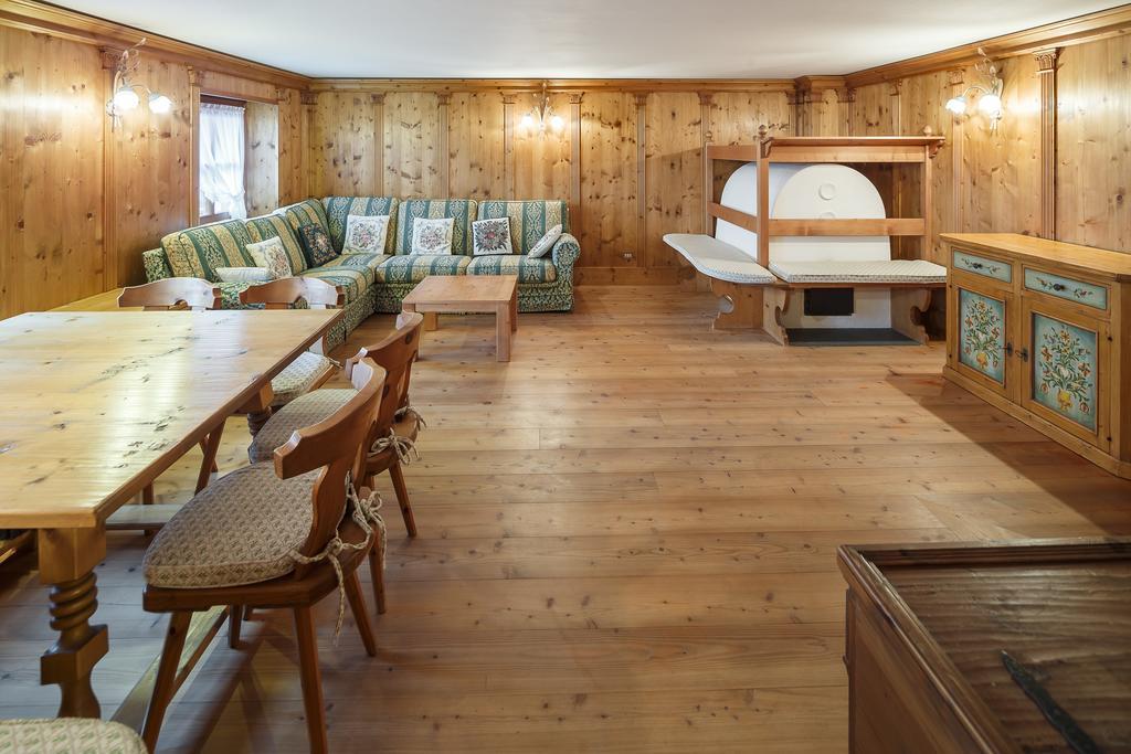 Villa Lacedel - Stayincortina كورتينا دامبيتزو الغرفة الصورة